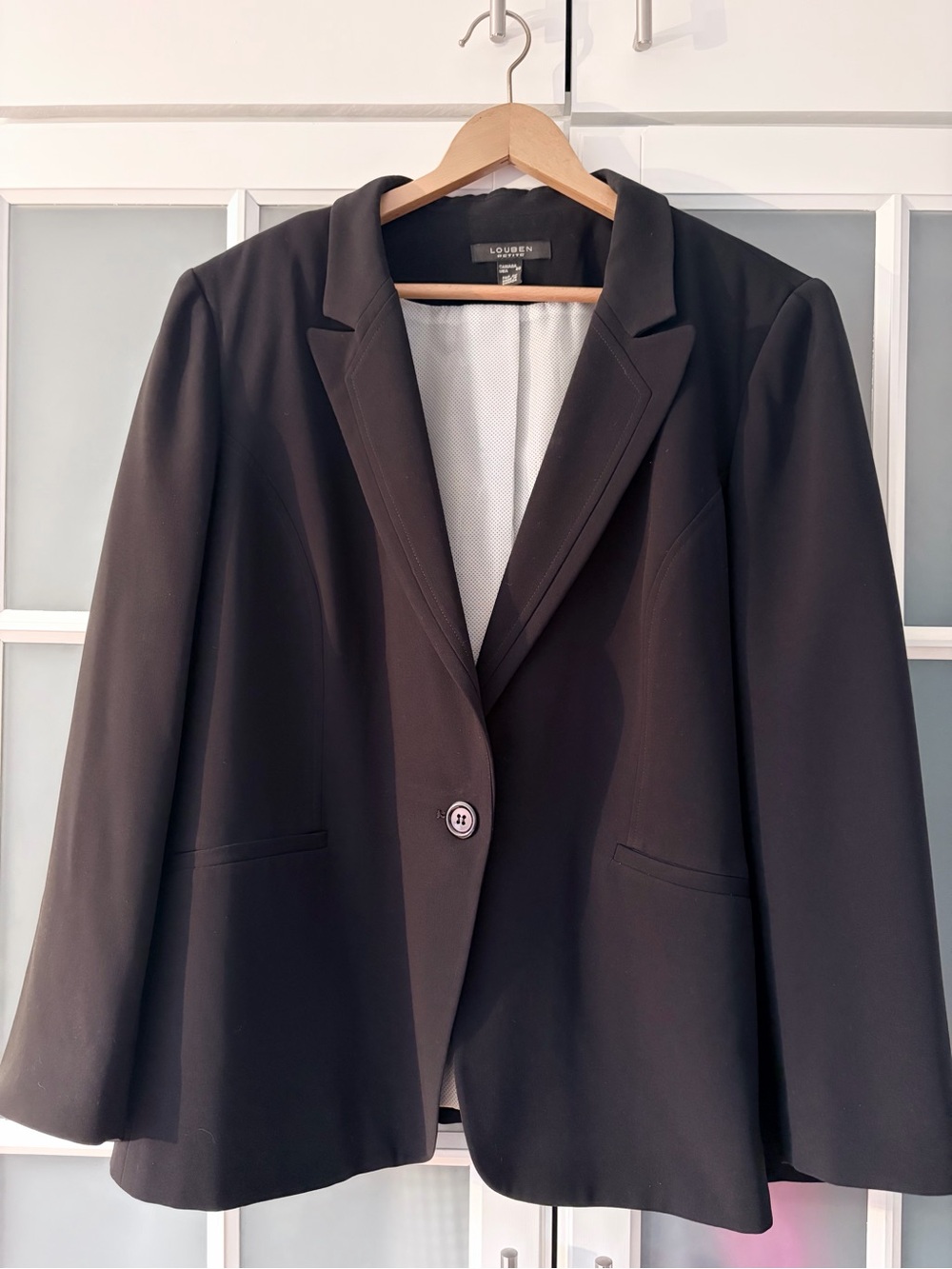 Louben Black Single-Button Tailored Blazer